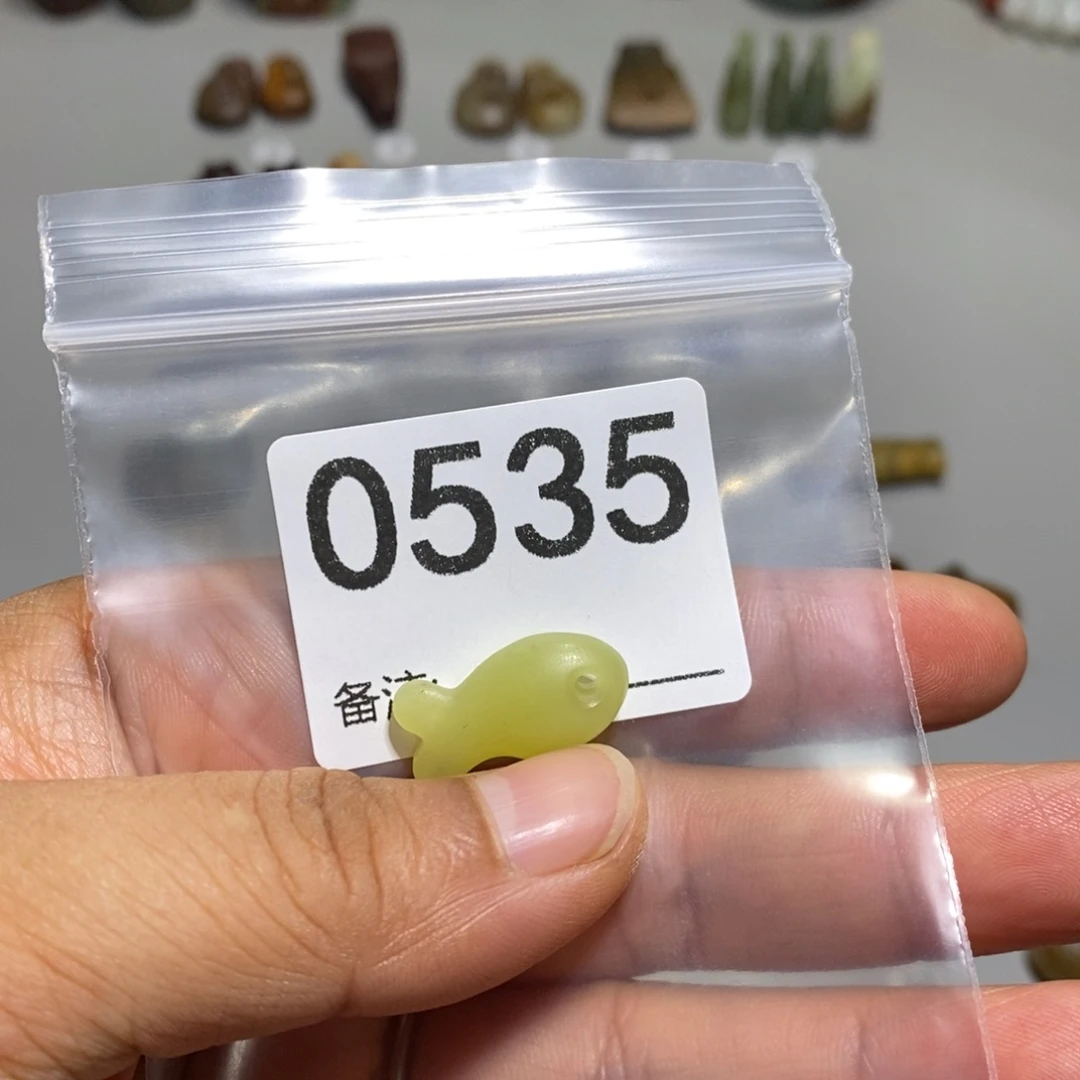 颈饰未镶嵌透闪石质玉用****7