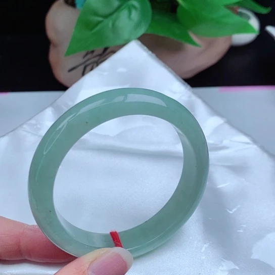 翡翠手镯未镶嵌      正圈56