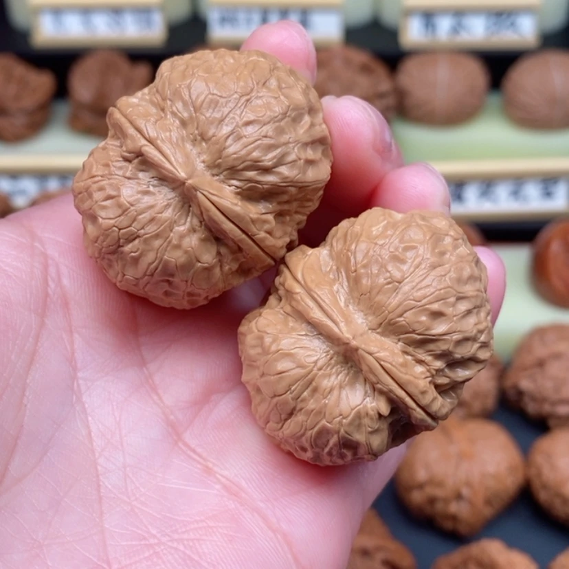 【闪购商品】文玩核桃吊坠峻**械金丝元宝