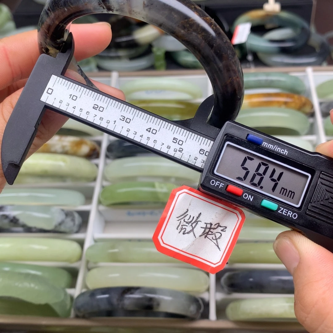 蛇纹石玉未镶嵌手镯654