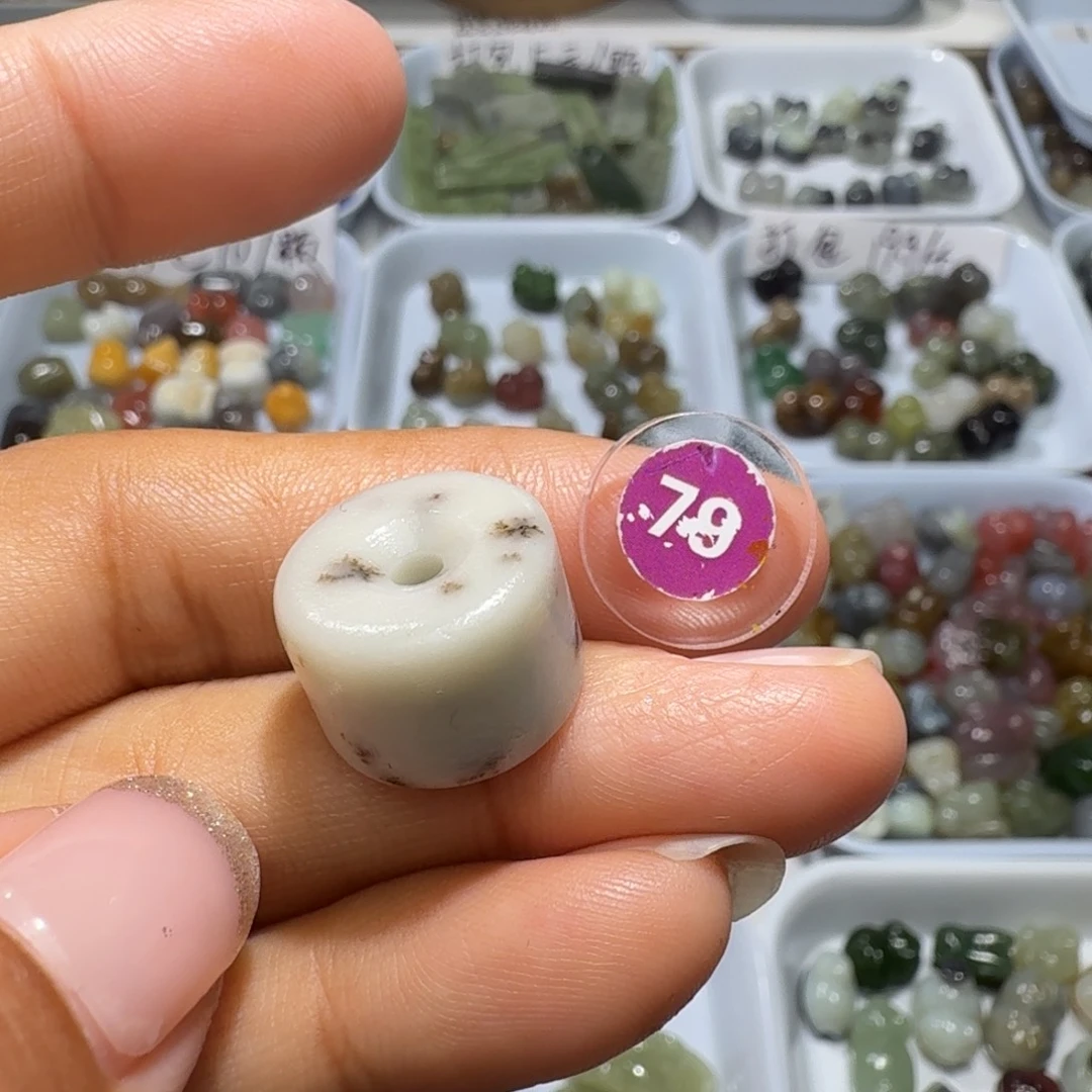 和田玉未镶嵌珠宝奇石