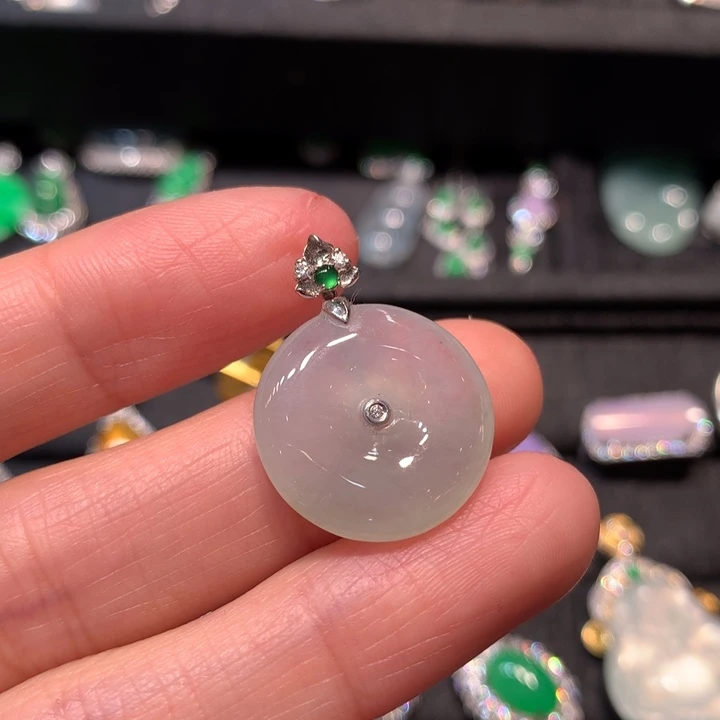 【闪购商品】颈饰18K金镶嵌翡翠翡翠