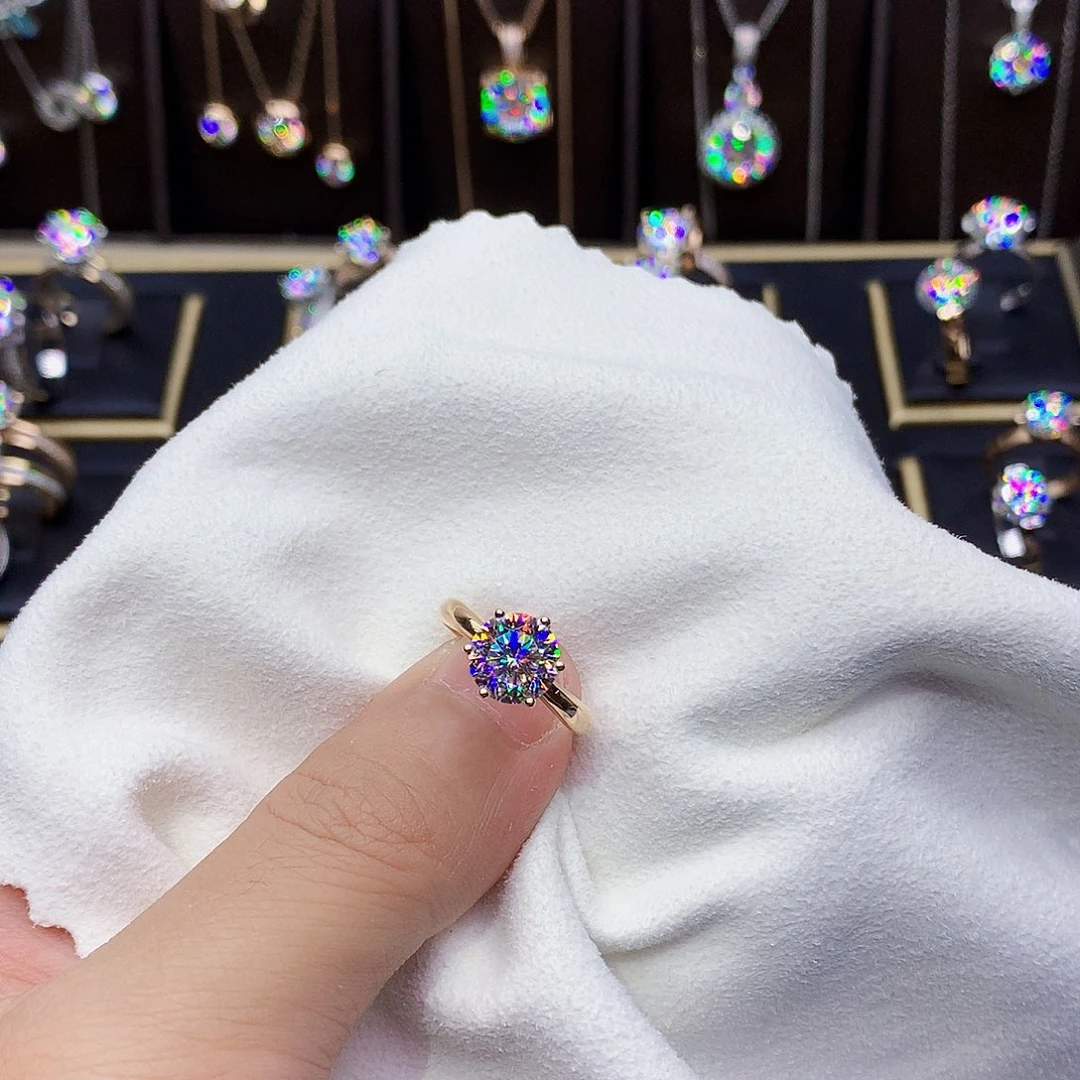 戒指/指环18K金镶嵌合成碳硅石（莫桑石）崔**少