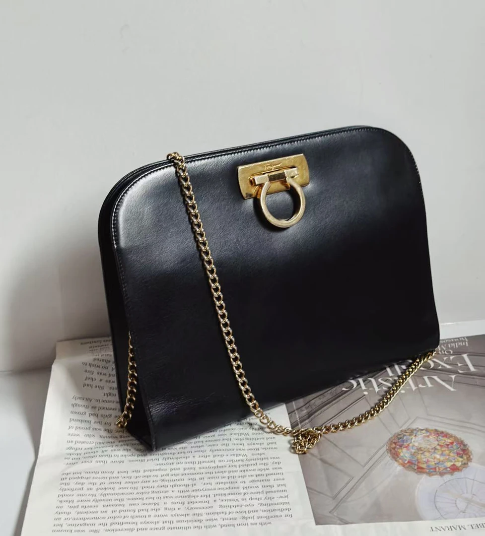 95新 FERRAGAMO/菲拉格慕 菲拉格慕c1362黑色光面皮单肩包