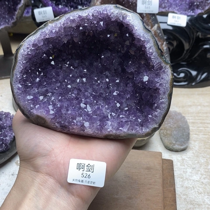 紫晶未镶嵌大型摆件（非配饰）