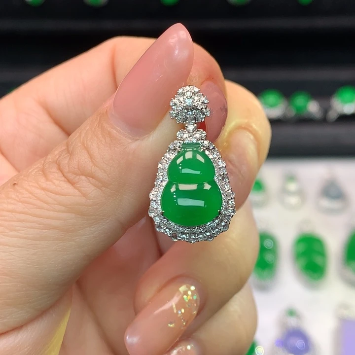 翡翠吊坠(不含链)18K金镶嵌