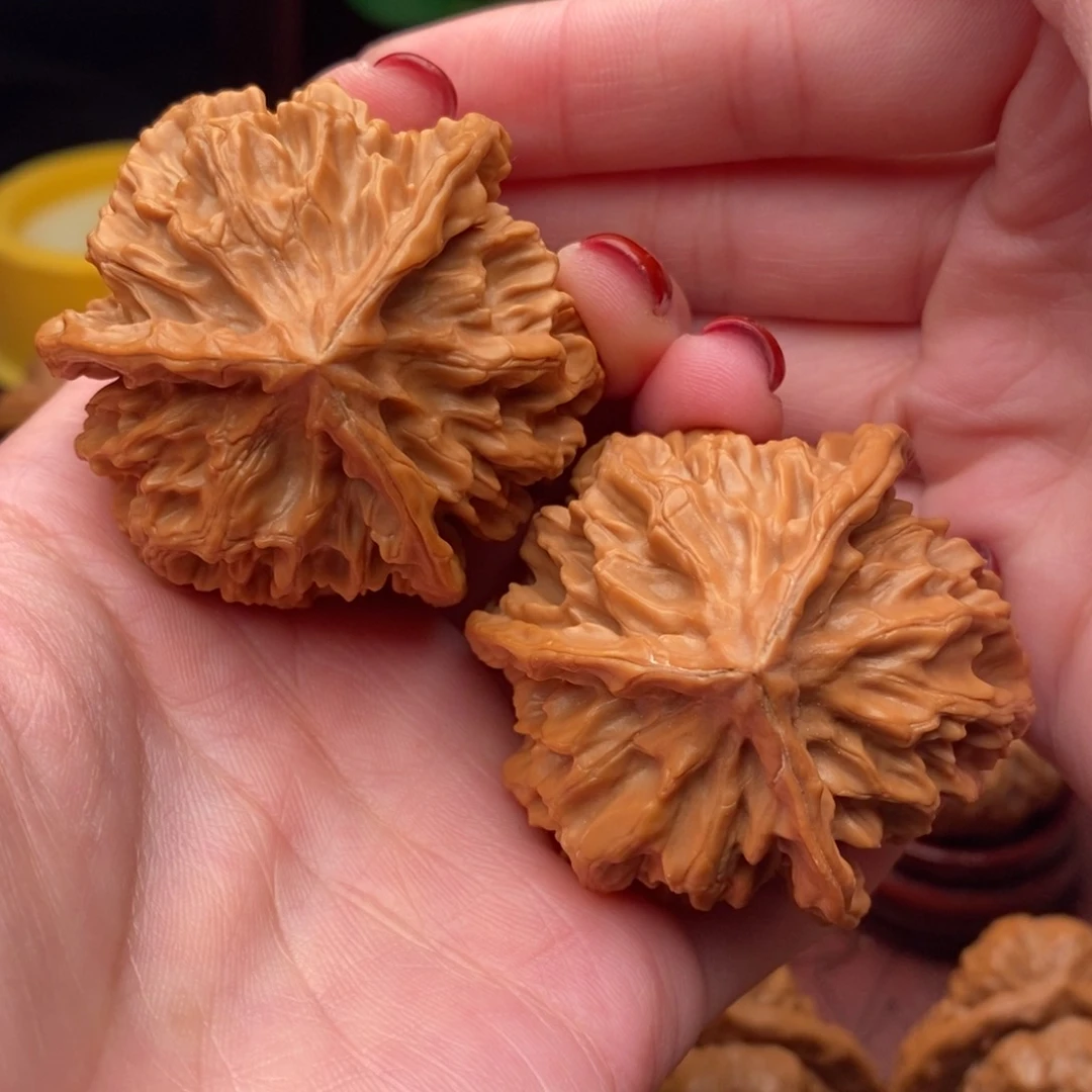 文玩核桃把件龙纹奔48