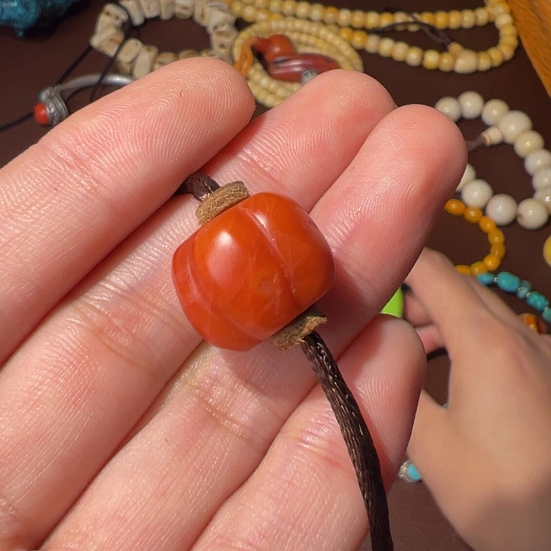 黄***神吊坠（不含链）琉璃