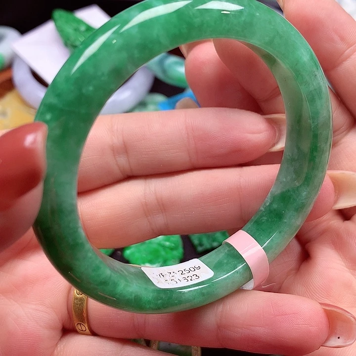 未镶嵌手镯翡翠翡翠手镯