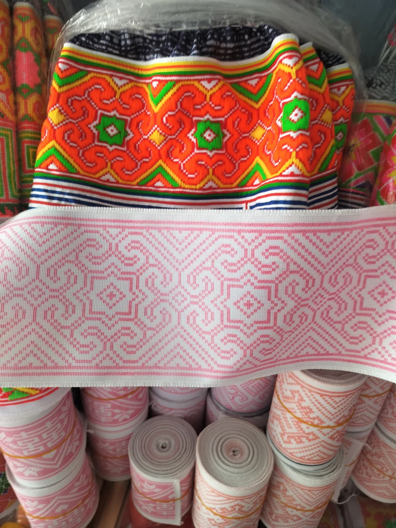 弯弯裙花需要自己绣配全线8.2米长