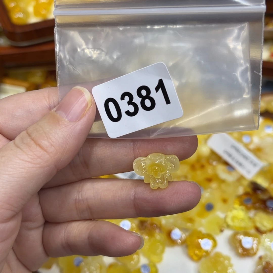 琥珀珠宝奇石未镶嵌