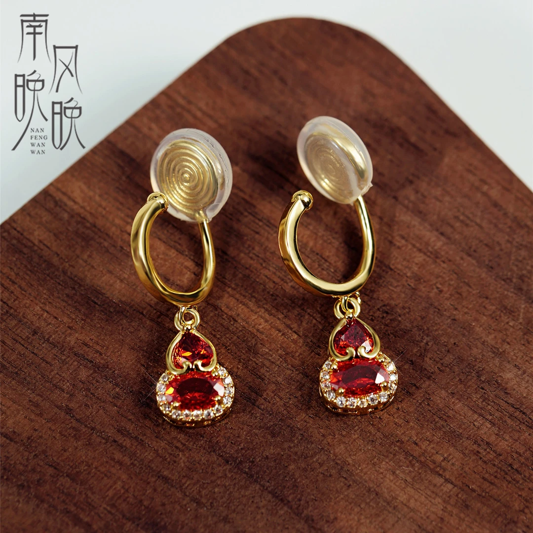 铜合金耳饰 0402高级感轻奢闪锆红色葫芦隐形蚊香盘耳夹微镶耳饰