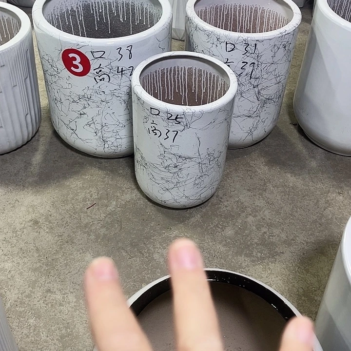 陶瓷大花盆一套三个