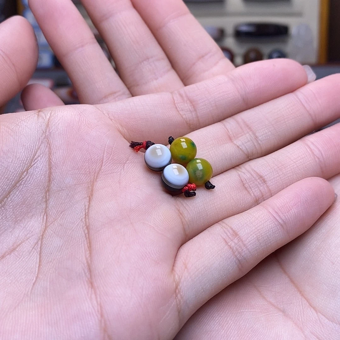 玛瑙/玉髓颈饰未镶嵌张*山