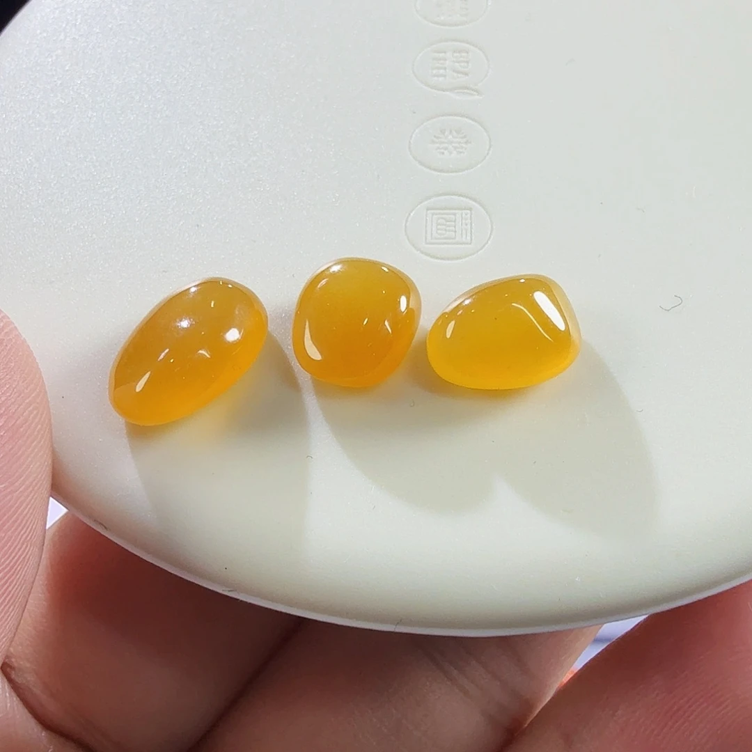翡翠未镶嵌颈饰糖果