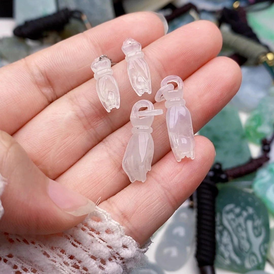 颈饰未镶嵌翡翠掌上明珠