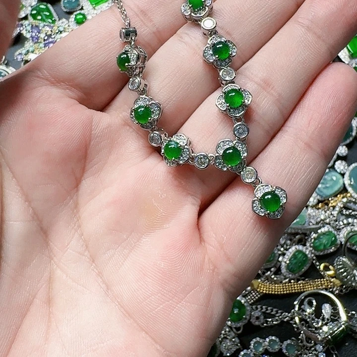 翡翠颈饰未镶嵌天然A货翡翠放漏