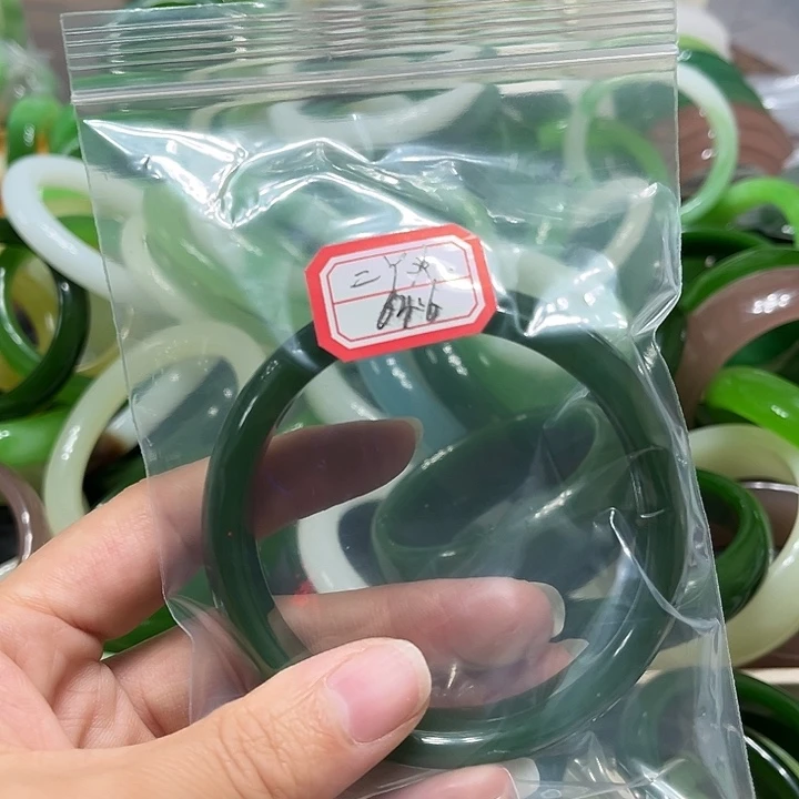 二***头未镶嵌手镯和田玉