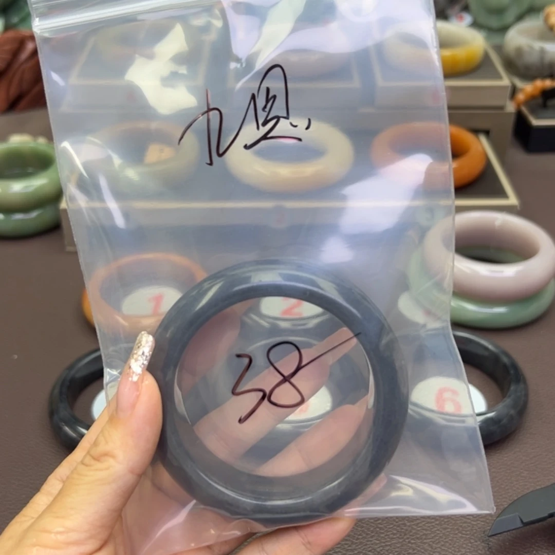 石英质玉手镯未镶嵌九*