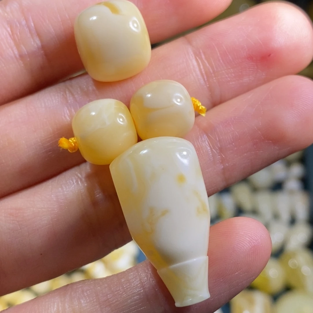 用***9裸石蜜蜡未镶嵌微瑕
