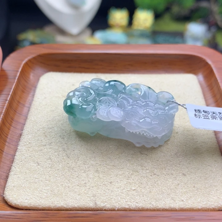 翡翠未镶嵌颈饰貔貅7