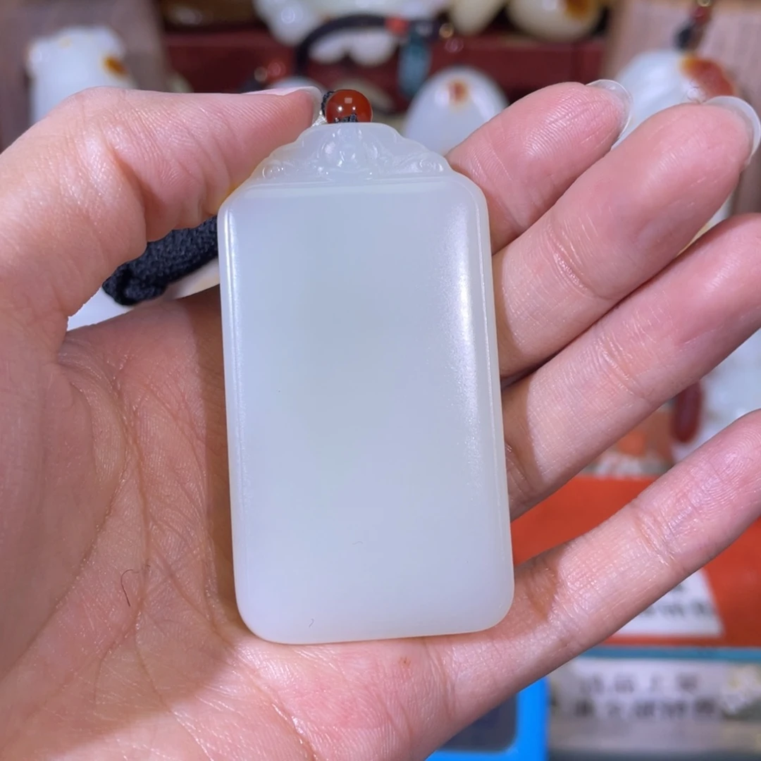 天***。和田玉未镶嵌挂件