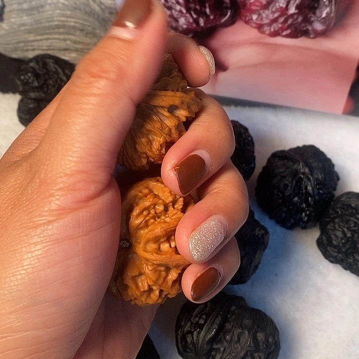 冰***糖文玩核桃吊坠一物一图不退换