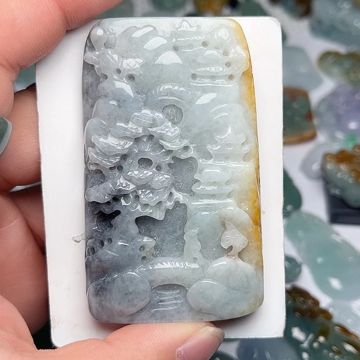 翡翠颈饰未镶嵌山水牌