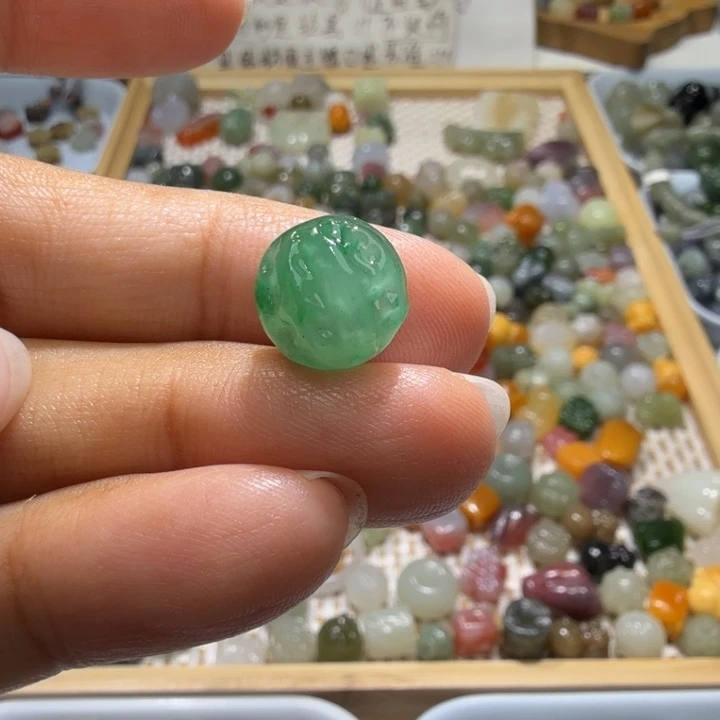 和田玉未镶嵌珠宝半成品