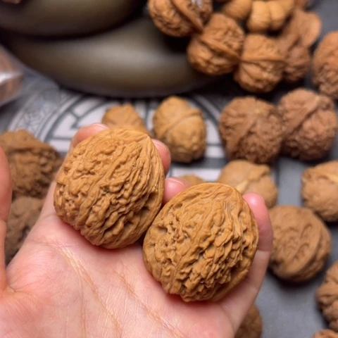 潜***质吊坠文玩核桃南疆石