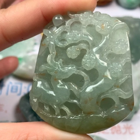 翡翠颈饰未镶嵌翡翠