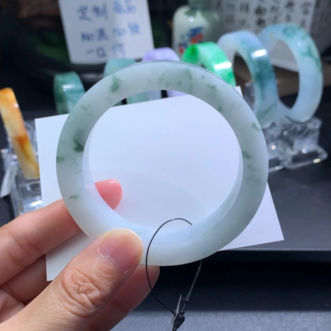 未镶嵌手镯定制翡翠