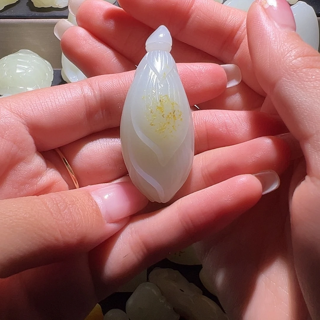 紫***阁和田玉未镶嵌颈饰
