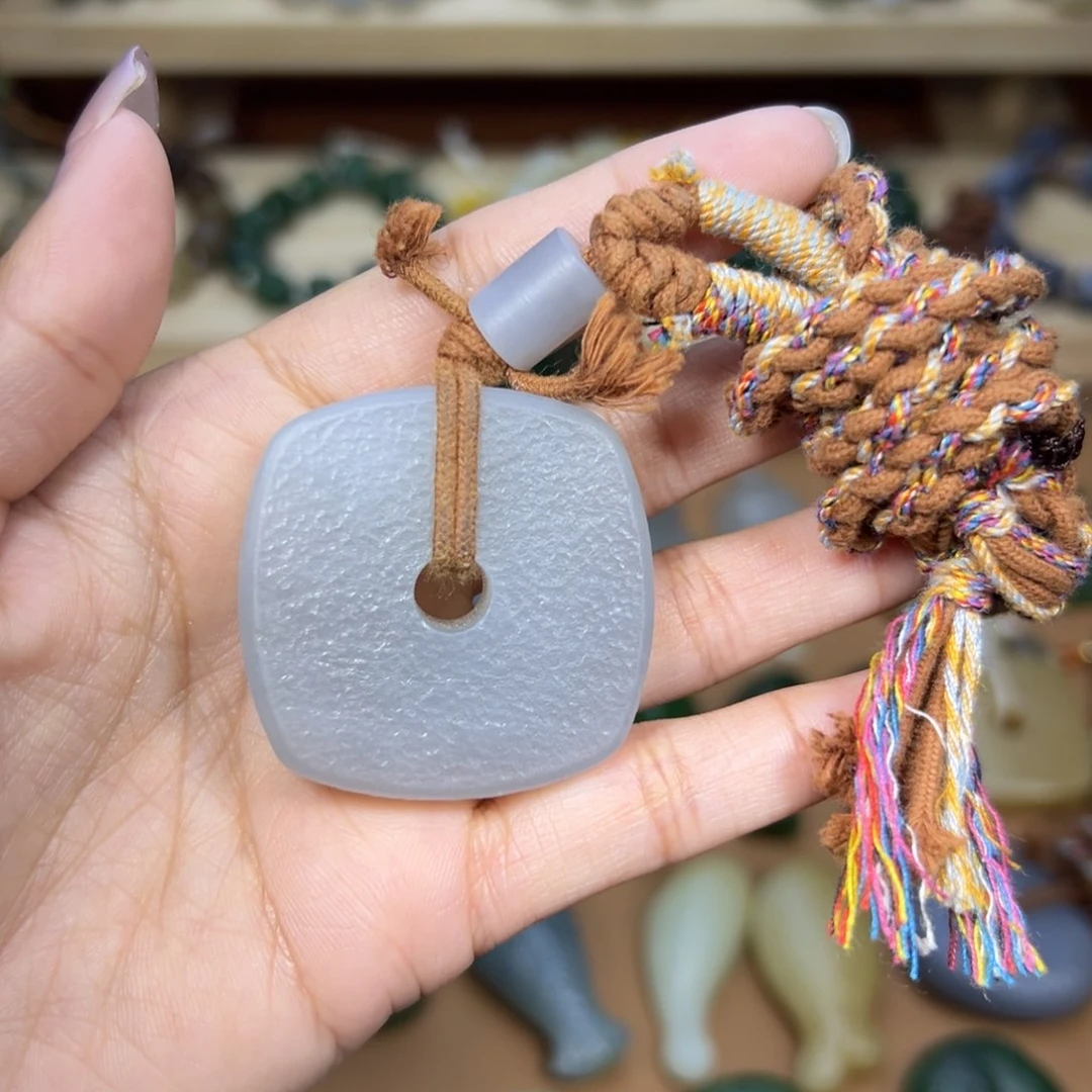 颈饰未镶嵌和田玉道**然