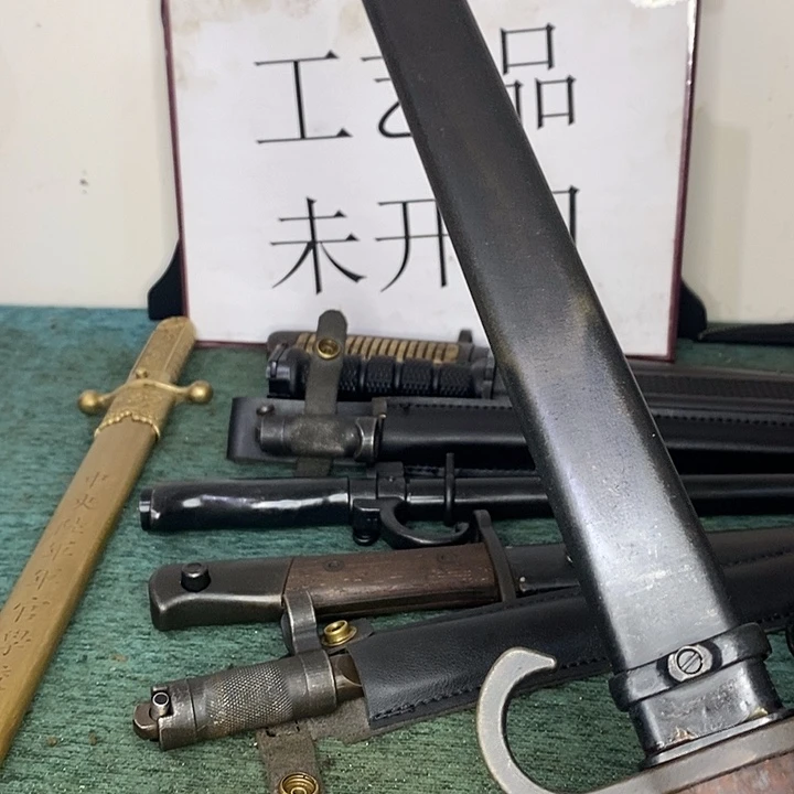 正***。金属三八手工段打收藏刀鞘