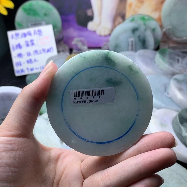 定制翡翠未镶嵌手镯