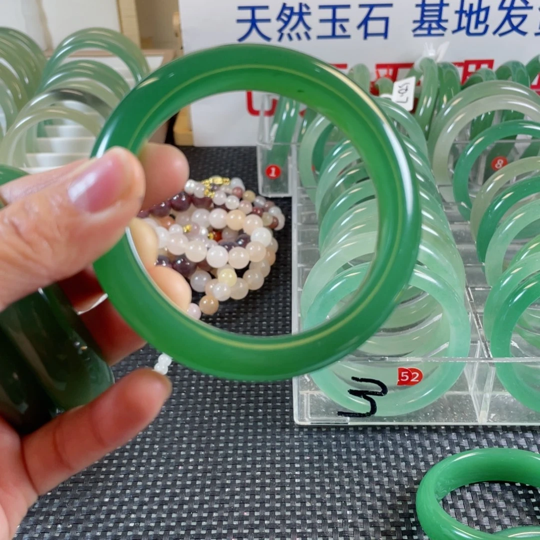 东陵石手镯未镶嵌