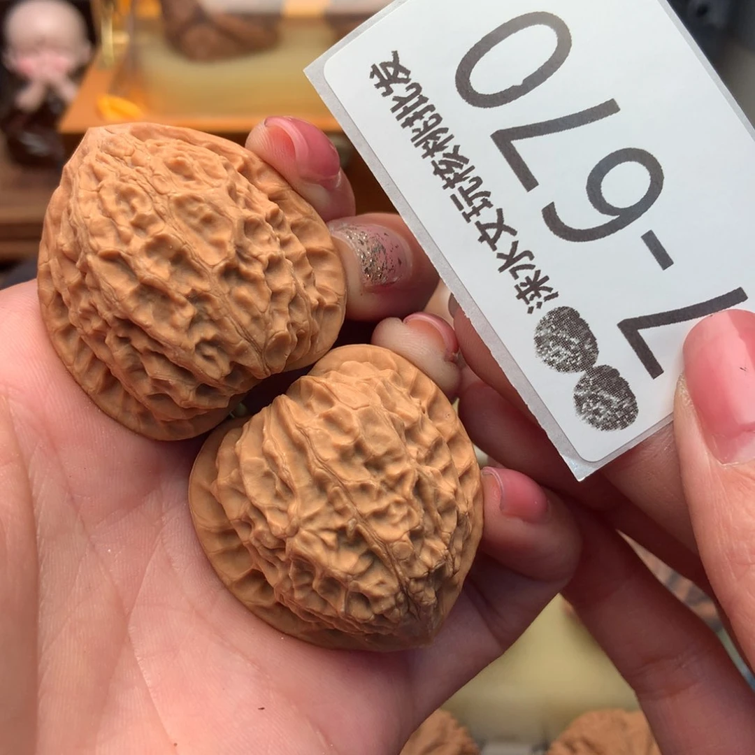 文玩核桃把件36金牛