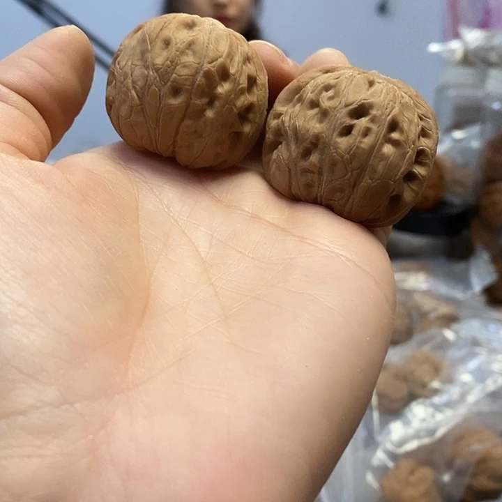 文玩核桃把件39.5平谷元宝尖黄