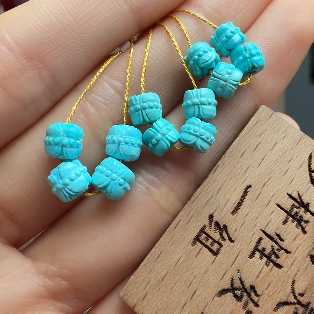 绿松石未镶嵌颈饰