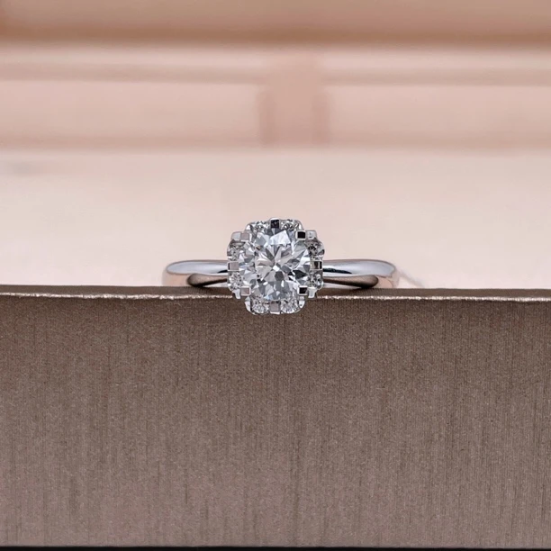 18K金主钻50分生哥经典简约时尚微镶款女戒GIA净度SI颜色H 13#