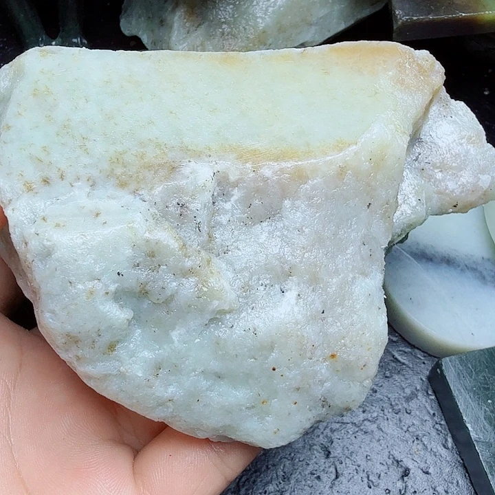 未镶嵌和田玉（糖玉）珠宝奇石