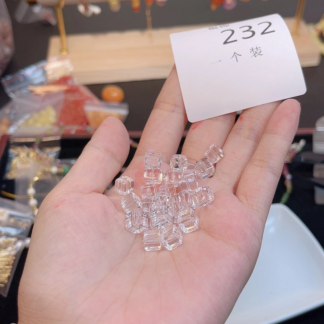 水晶珠宝半成品未镶嵌232 。