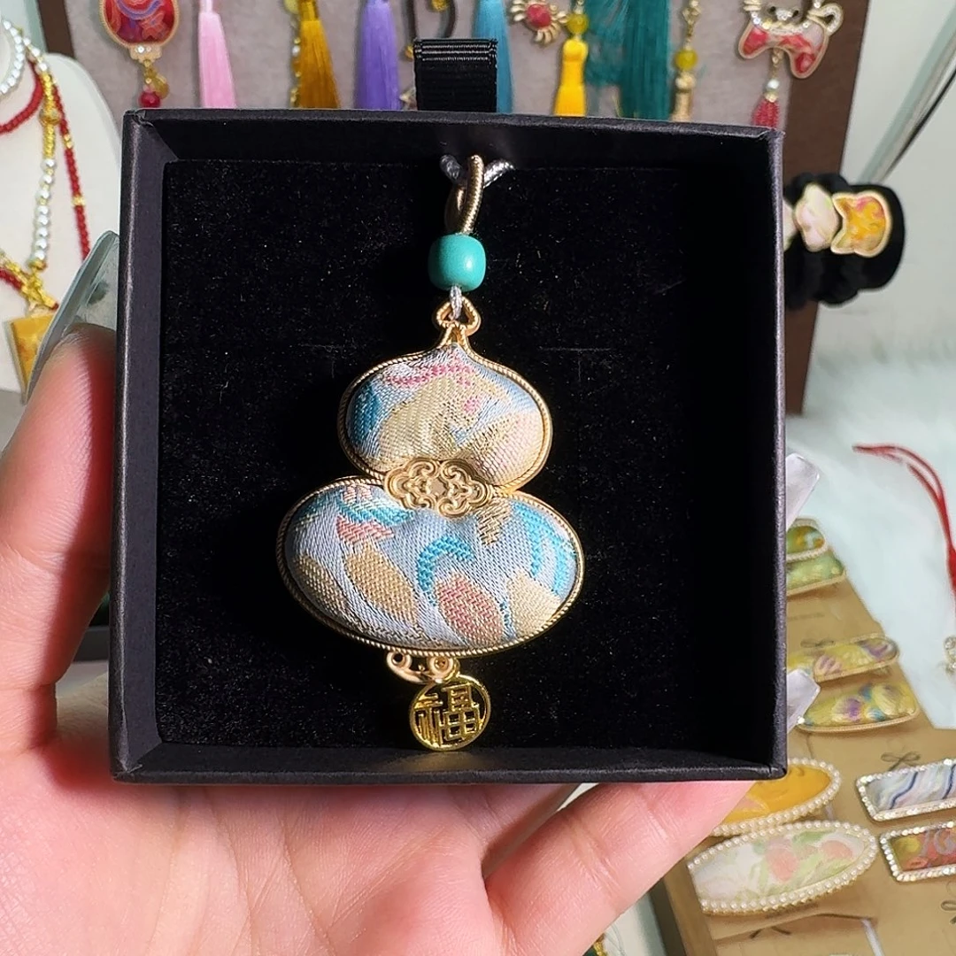 ****闲花岗石铁合金项链蓝色