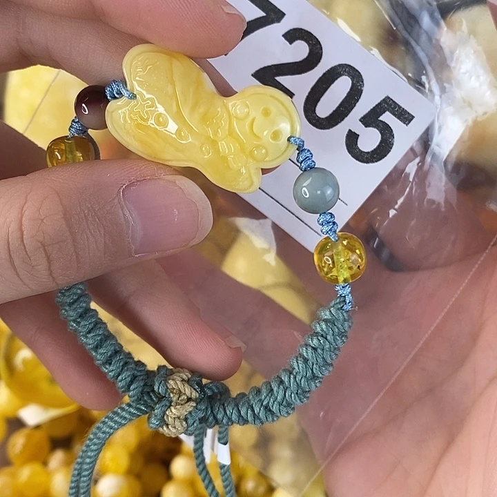蜜蜡未镶嵌珠宝奇石