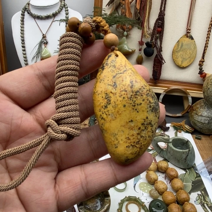 岫岩河磨玉（透闪石质玉）挂件未镶嵌