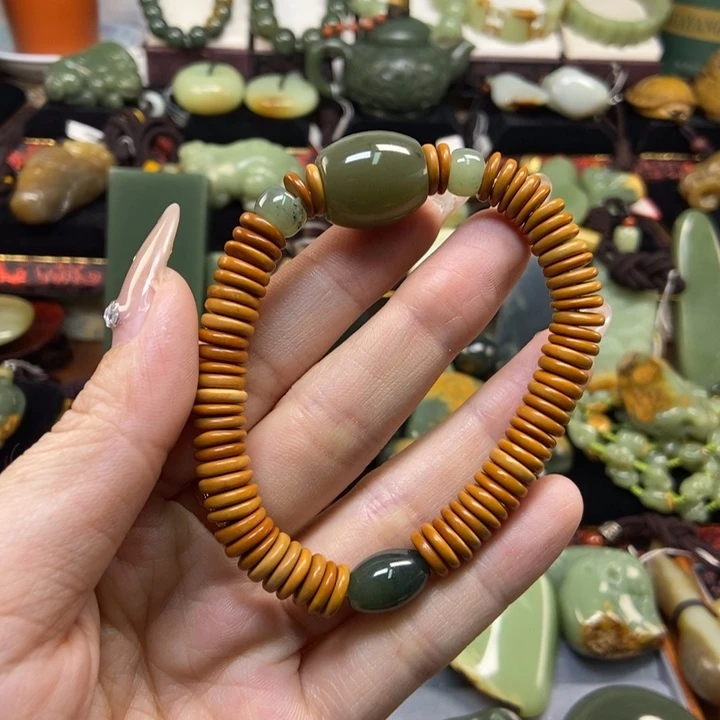 未镶嵌手链岫岩老玉（透闪石质玉）