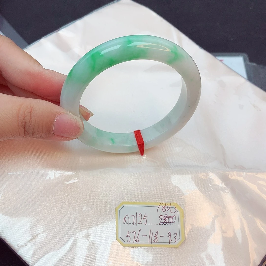 翡翠手镯未镶嵌天然缅甸翡翠A货