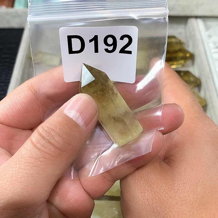 黄晶天然水晶柱子D192未镶嵌星***?