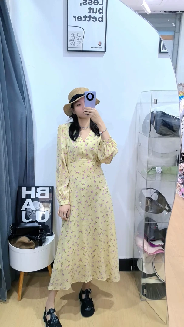 韩版裙子碎花夏季显瘦长裙V领时尚法式遮肉显瘦中长袖防晒连衣裙